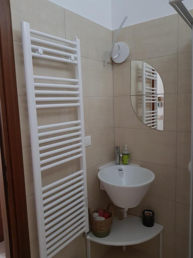 I 99 Ulivi Bed & Breakfast Cavour ภายนอก รูปภาพ
