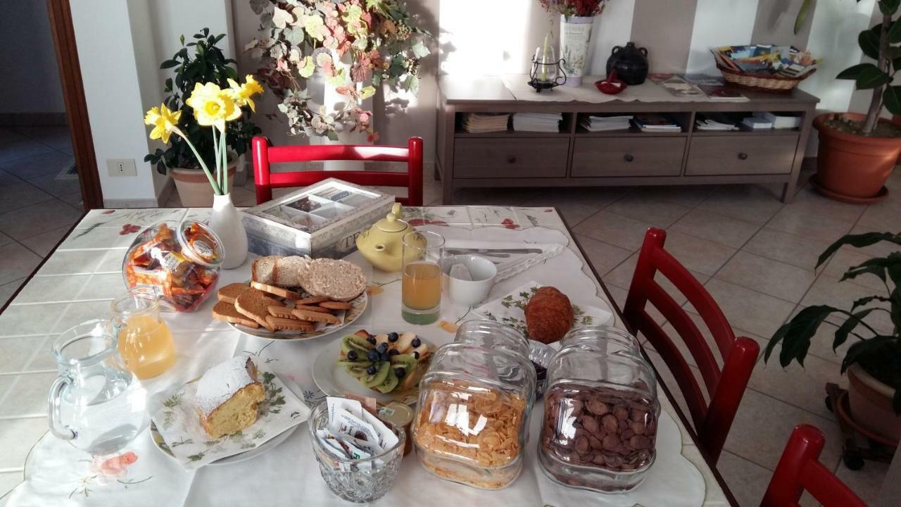 I 99 Ulivi Bed & Breakfast Cavour ภายนอก รูปภาพ