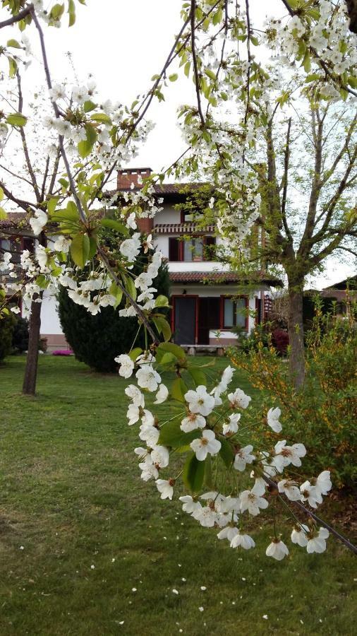 I 99 Ulivi Bed & Breakfast Cavour ภายนอก รูปภาพ