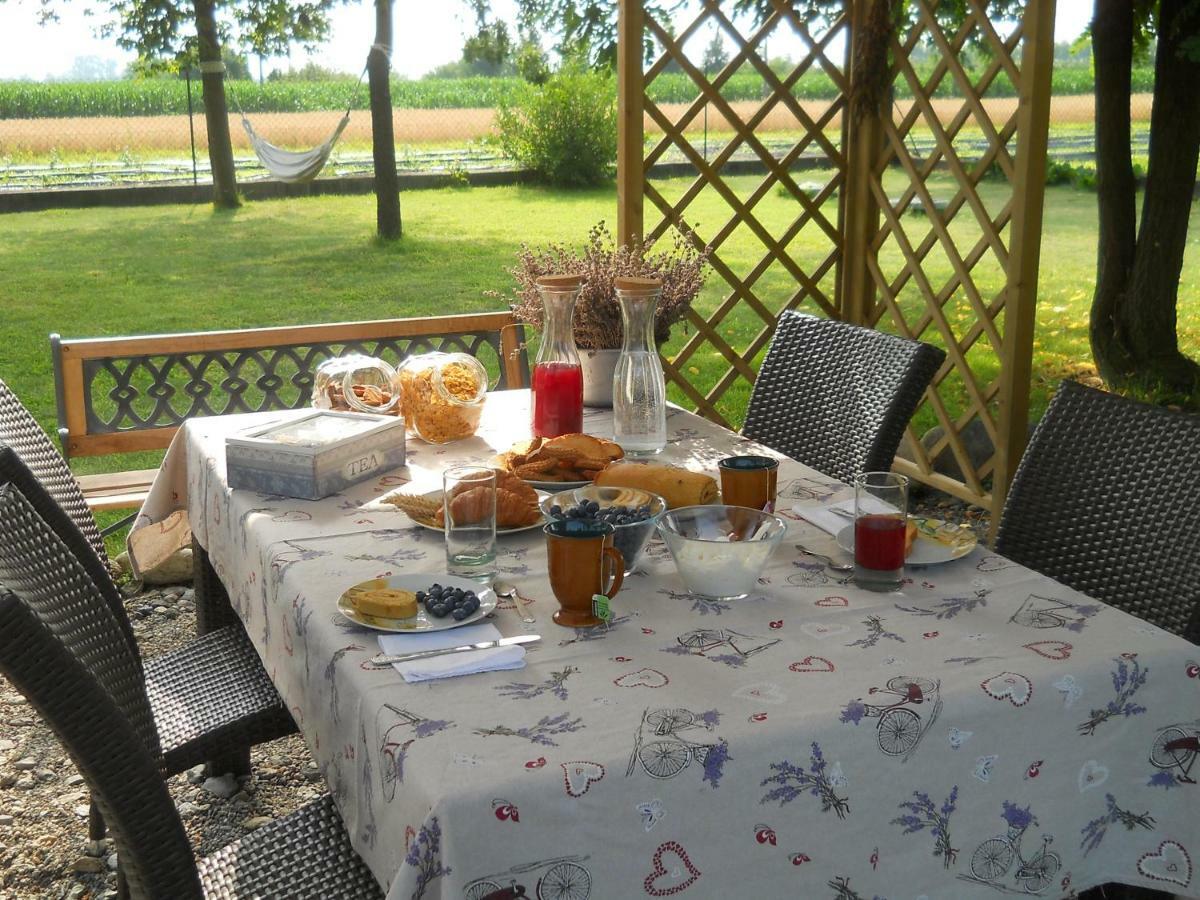 I 99 Ulivi Bed & Breakfast Cavour ภายนอก รูปภาพ
