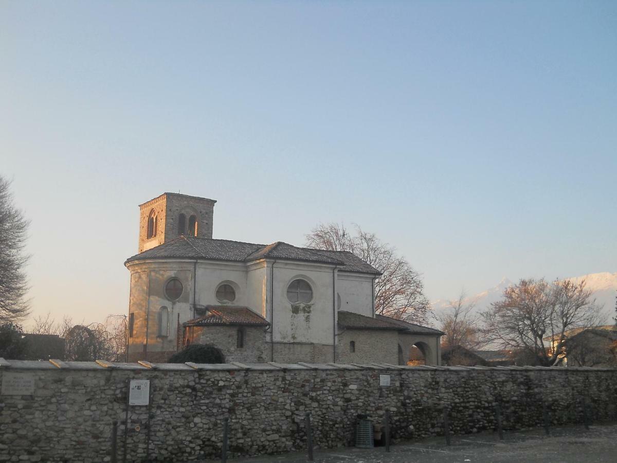 I 99 Ulivi Bed & Breakfast Cavour ภายนอก รูปภาพ