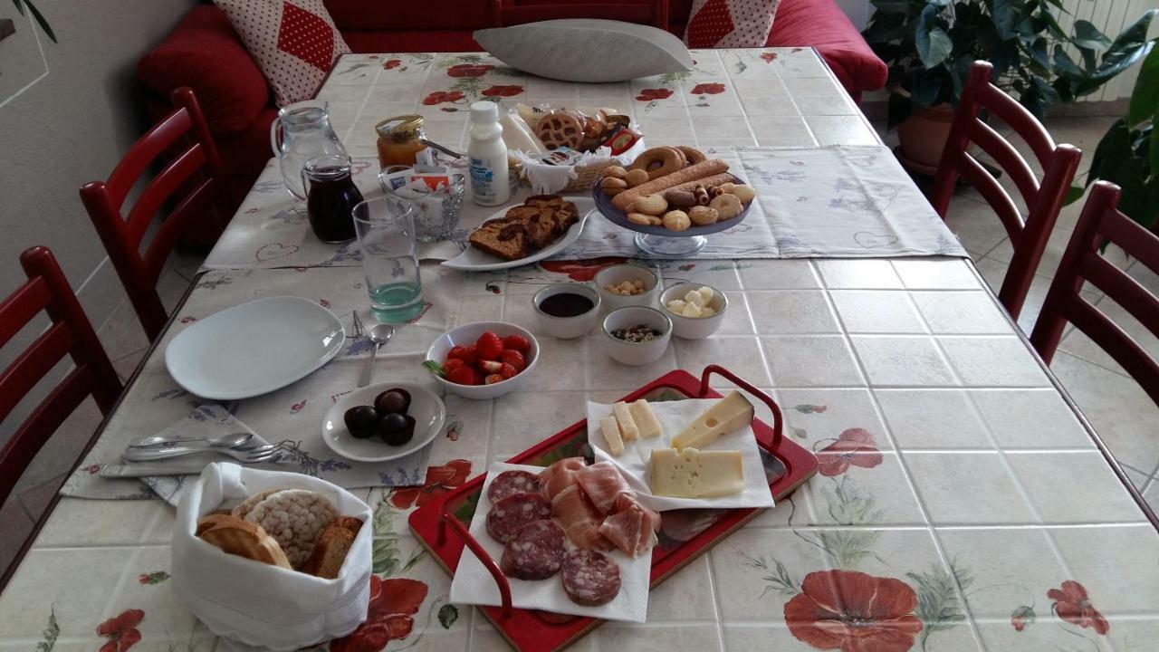 I 99 Ulivi Bed & Breakfast Cavour ภายนอก รูปภาพ